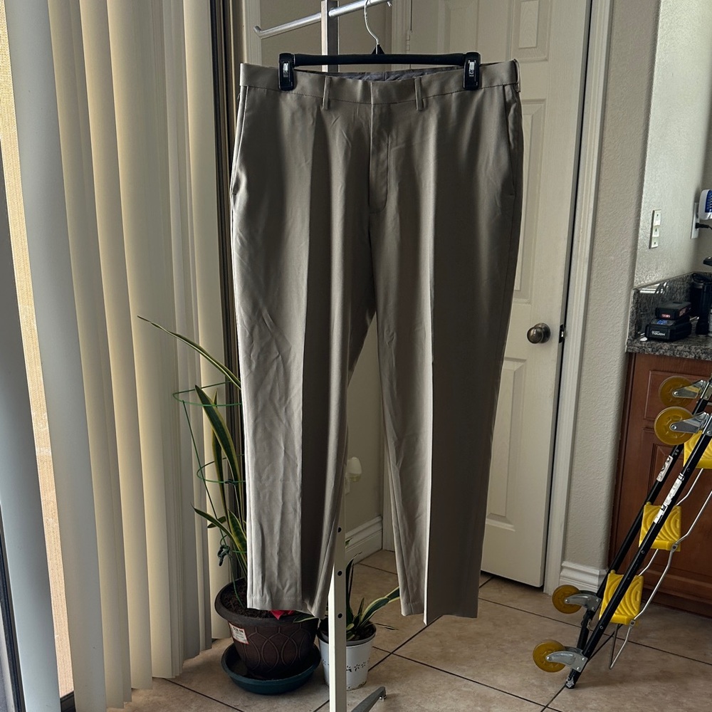 Haggar Men's Khaki Chinos